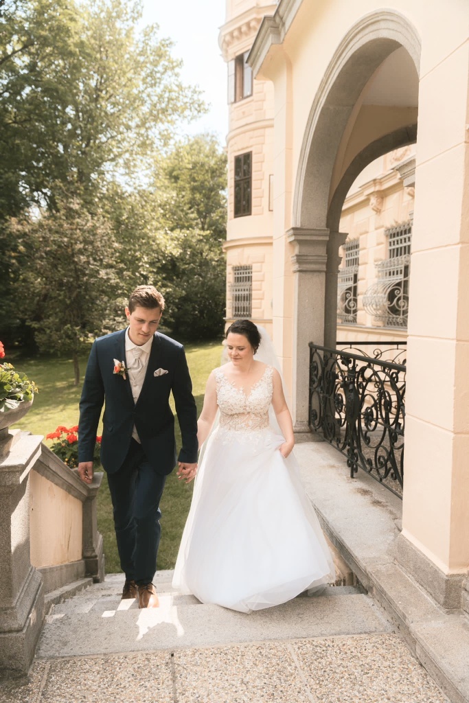 images/dear_brides/Braut_04_(3).jpg#joomlaImage://local-images/dear_brides/Braut_04_(3).jpg?width=683&height=1024