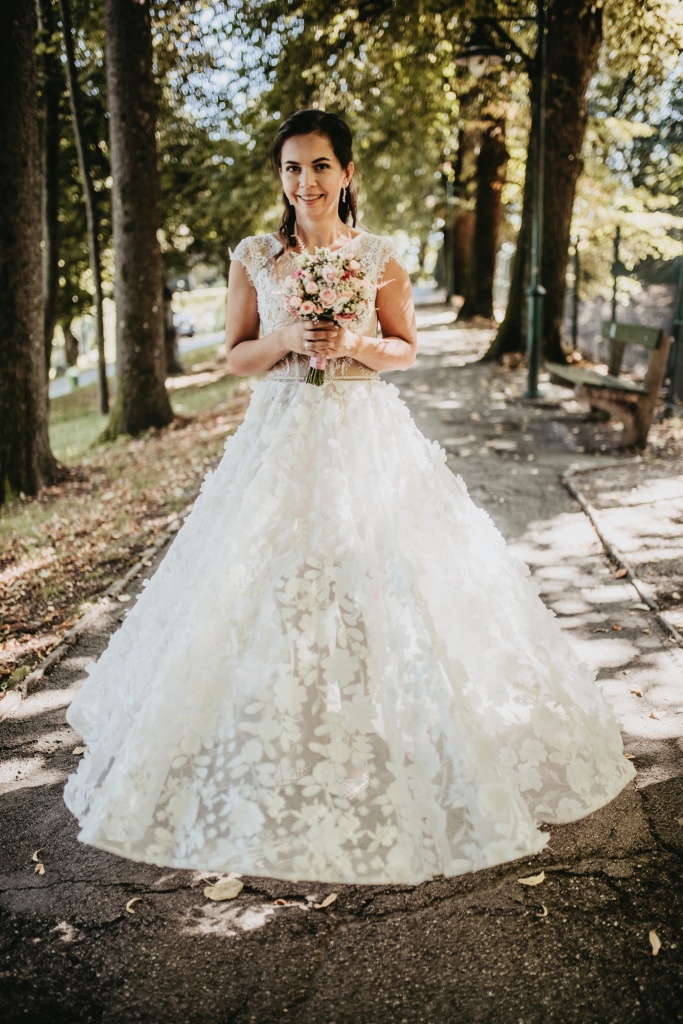 images/dear_brides/Braut_05_(2).jpg#joomlaImage://local-images/dear_brides/Braut_05_(2).jpg?width=683&height=1024