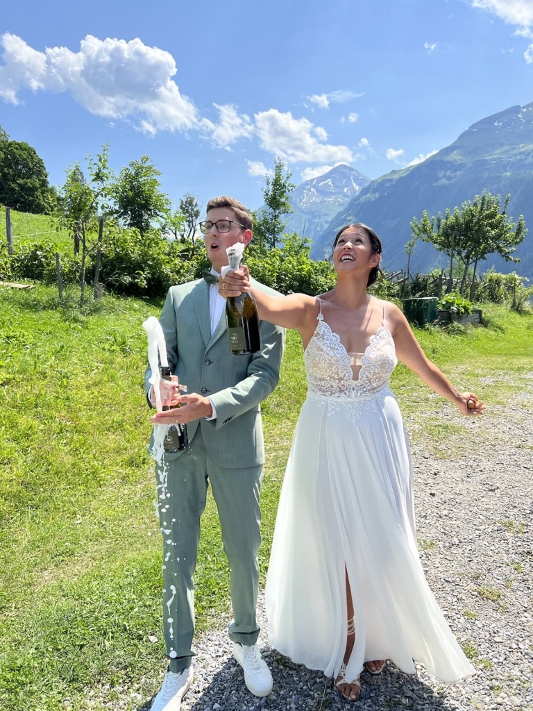 images/dear_brides/Braut_10_(1).jpg#joomlaImage://local-images/dear_brides/Braut_10_(1).jpg?width=768&height=1024