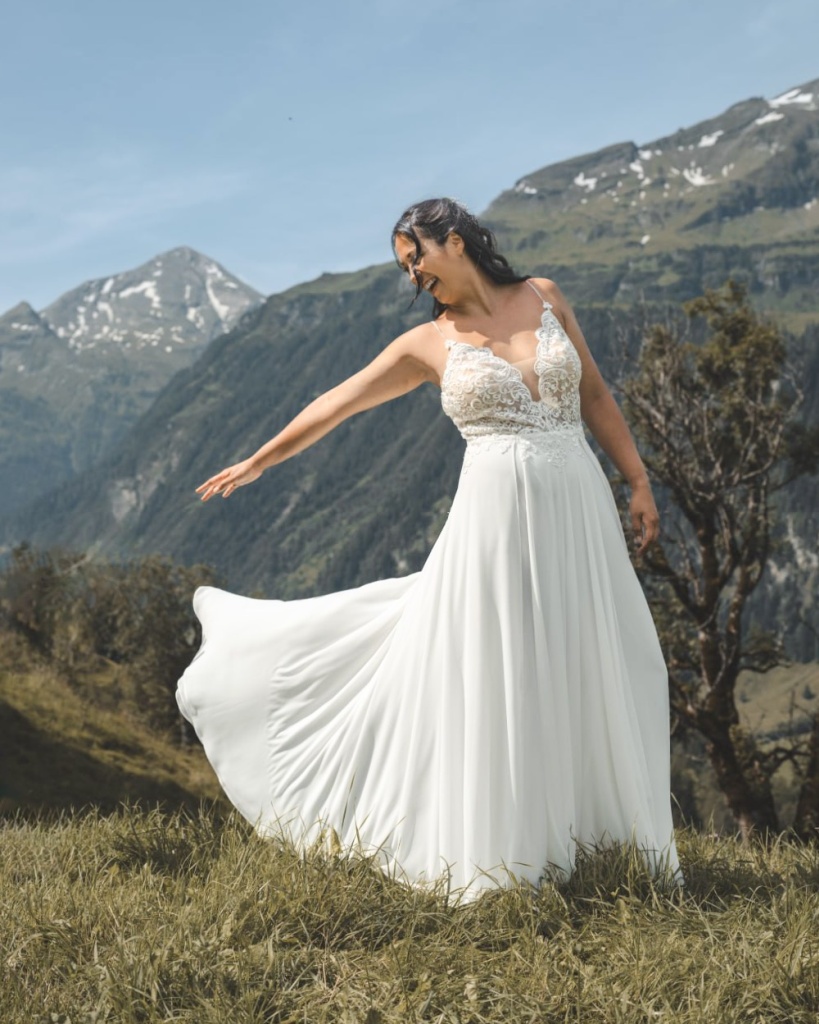 images/dear_brides/Braut_10_(2).jpg#joomlaImage://local-images/dear_brides/Braut_10_(2).jpg?width=819&height=1024